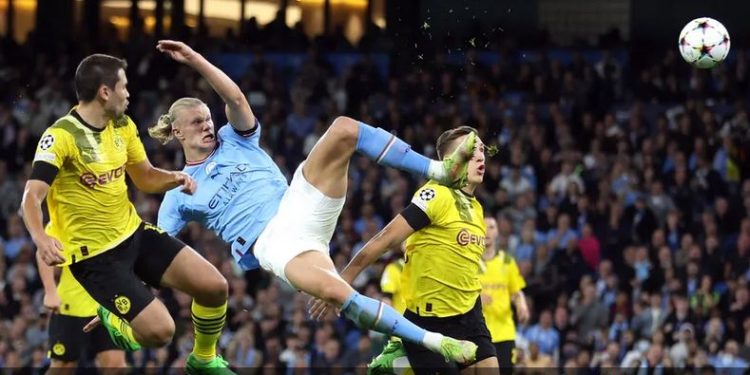 “الخارق” يقود مانشستر سيتي لقلب الطاولة على دورتموند