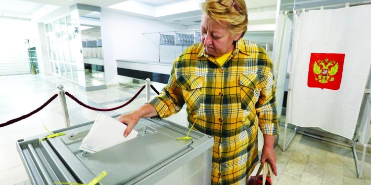 روسيا تبدأ استفتاءً لضم مناطق أوكرانية