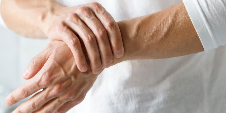 4 فواكه تحمي من التهاب العظام والمفاصل