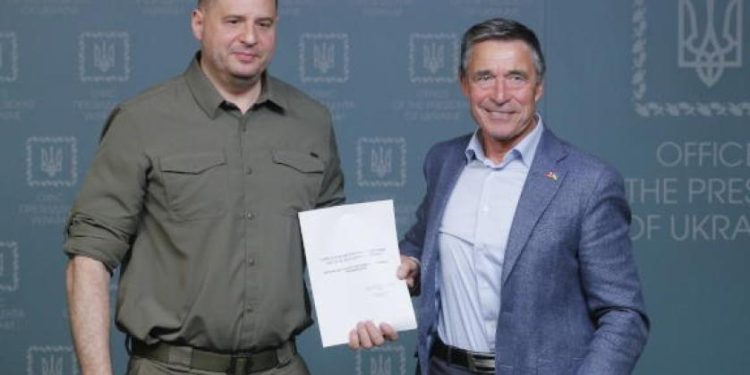 أوكرانيا تحدد ضمانات ما بعد الحرب وروسيا تحذر من “حرب عالمية ثالثة”