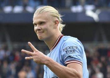 غوارديولا يرد على مطالب ترحيل هالاند من بريطانيا