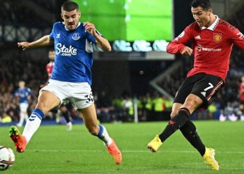 رونالدو يقود يونايتد لهزيمة إيفرتون بالهدف 700