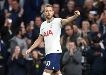 توتنهام يعبر إيفرتون بثنائية