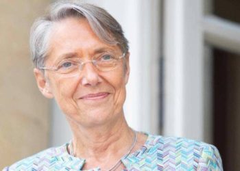 رئيسة وزراء فرنسا: انخفاض إمدادات الوقود مستمر بسبب الإضرابات