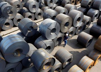 التحديات الاقتصادية تعمق متاعب الصناعيين في تركيا