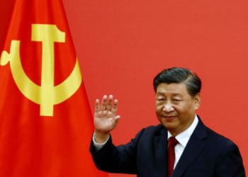 شي يفوز بولاية ثالثة «تاريخية»… ويؤكد: «العالم بحاجة إلى الصين»