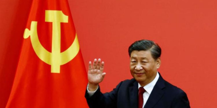 شي يفوز بولاية ثالثة «تاريخية»… ويؤكد: «العالم بحاجة إلى الصين»