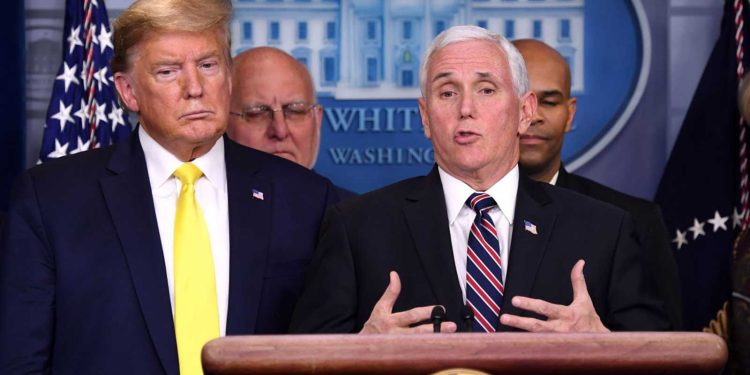 بنس: ترامب عرَّض حياة أمريكيين للخطر