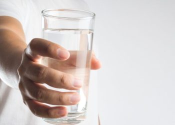 دراسة تنسف نظرية شرب 8 أكواب يومياً من الماء