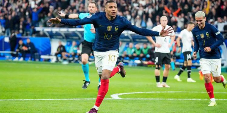 منتخب الديوك أول المتأهلين إلى دور ال 16 في مونديال قطر 2022