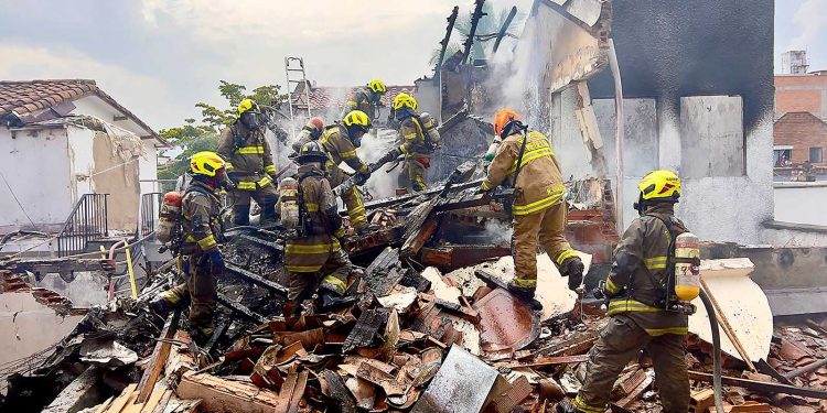 كولومبيا تعلن وفاة جميع ركاب الطائرة المتحطمة