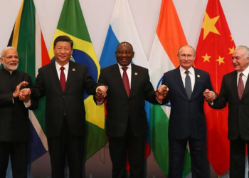 لماذا تتسابق دول العالم للانضمام إلى البريكس؟
