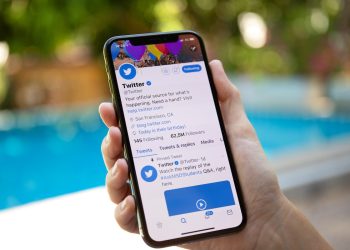 هل تعلم كم سيدفع مستخدمو “تويتر” في الإمارات شهرياً حال اشتراكهم جميعاً؟!