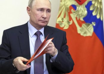 بوتين يرفض شروط بايدن للمحادثات حول أوكرانيا… ويتمسك بالأراضي المحتلة