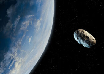 بحجم شاحنة.. مرور كويكب عند مسافة قريبة من الأرض