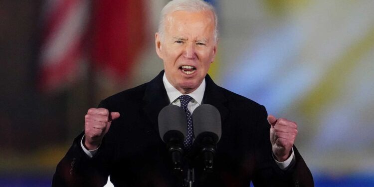 بايدن يعلن فرض عقوبات جديدة على روسيا