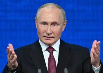 صحفي أمريكي: بوتين يقودنا إلى عالم جديد