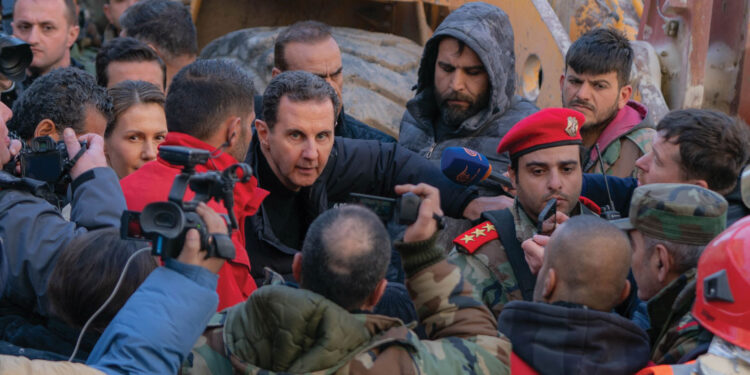 الرئيس الأسد والسيدة أسماء اطمأنا على مصابي الزلزال في حلب واللاذقية واطلعا على عمليات إزالة الأنقاض