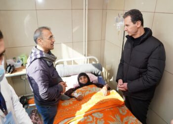 الرئيس بشار الأسد والسيدة أسماء الأسد في مشفى حلب الجامعي.