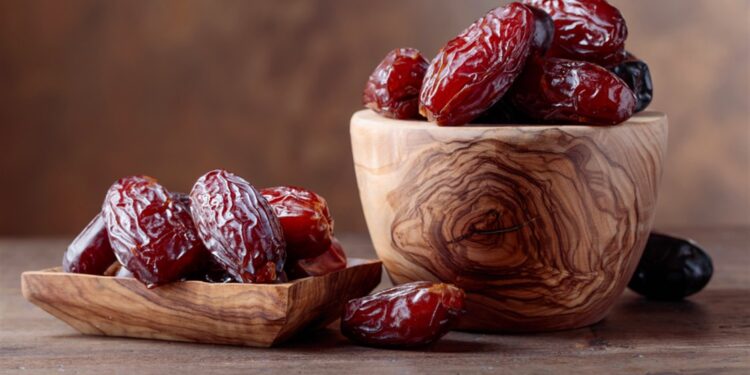 فوائد الإفطار على التمر في شهر رمضان