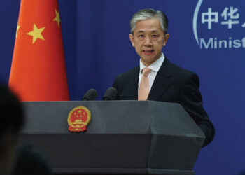بكين تدعو واشنطن إلى التوقف عن تأجيج الأزمة في أوكرانيا