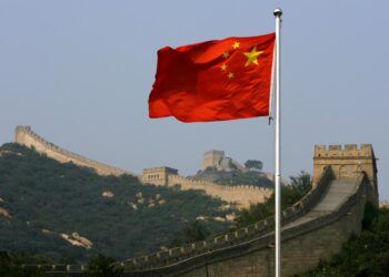 وزارة الدفاع الصينية تؤكد استعدادها للعمل مع الجيش الروسي لتعزيز التعاون