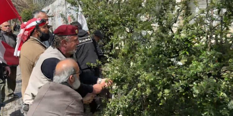 احتجاجات بمحيط مصرف لبنان وسط تعزيزات أمنية مكثفة