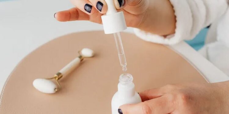 السوريون يقبلون على مراكز التجميل