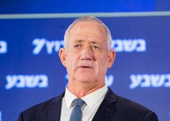 حذر وزير الحرب الصهيوني السابق بيني غانتس من اندلاع حرب اهلية في كيان الاحتلال