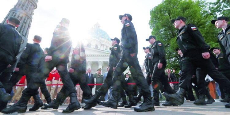موسكو تحذر من خطر «النهاية النووية للعالم»