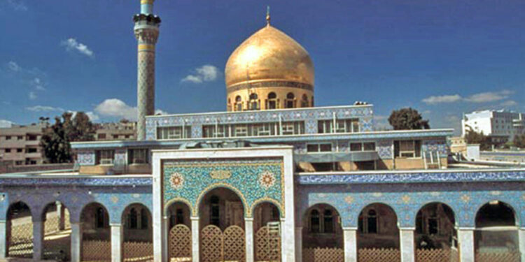 تحضيرات في مدينة السيدة زينب (ع) جنوب دمشق استعداداً لاستقبال الرئيس الإيراني