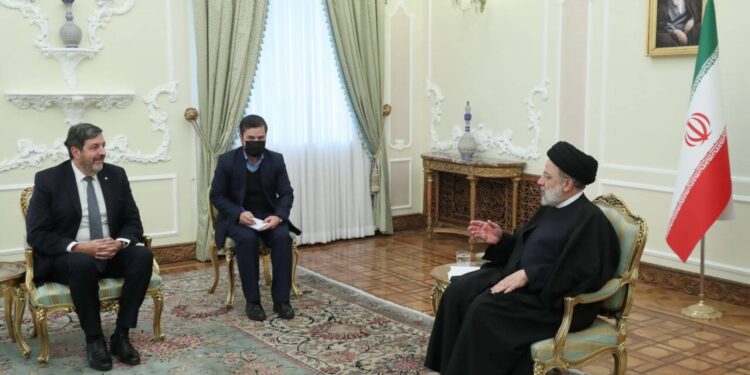 المخاوف من النفوذ الإيراني في أمريكا اللاتينية