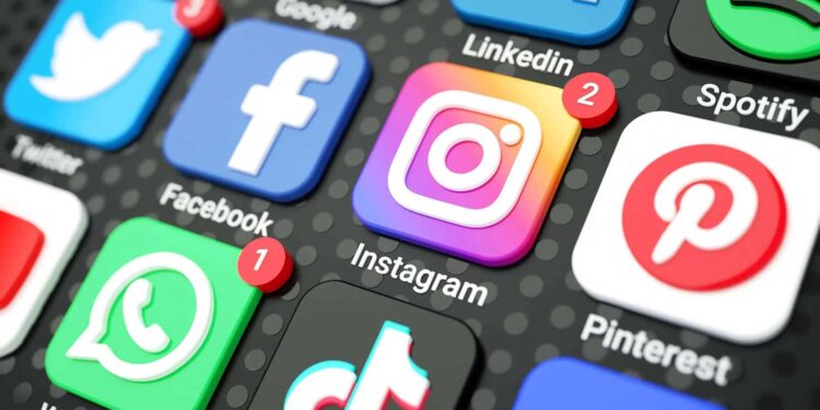 دراسة: تقليل استخدام منصات التواصل يعالج من الاكتئاب