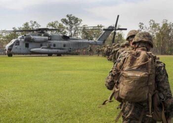 رسائل واشنطن في حشدها العسكري في الخليج