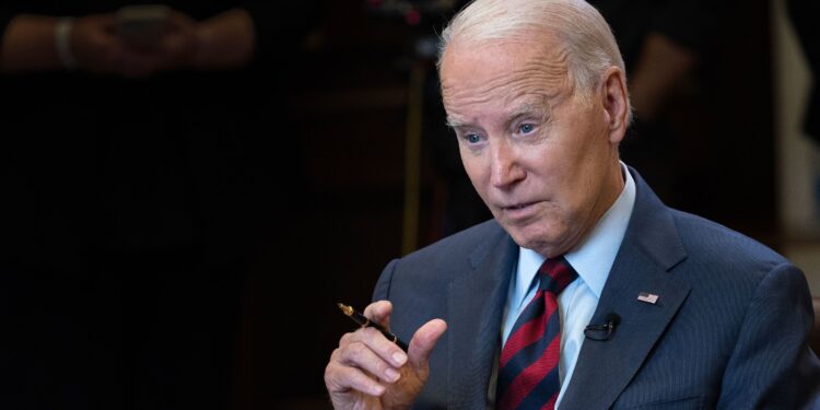 بايدن بين تحفيز حلف الأطلسي تجاه أوكرانيا وضبط طموحات كييف