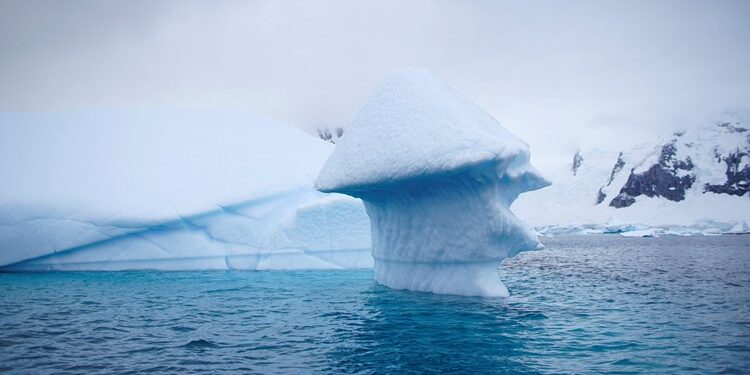 ما قصة “الهرم الغامض” تحت جليد أنتاركتيكا؟