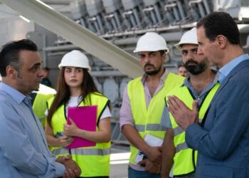 الرئيس الأسد يزور المحطة الجديدة لتوليد الكهرباء في بانياس والشركة السورية لإنتاج اللواقط الكهروضوئية في اللاذقية