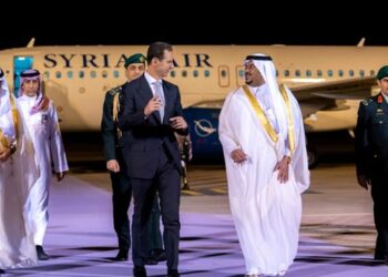 الرئيس الأسد يصل الرياض للمشاركة في أعمال القمة العربية الطارئة