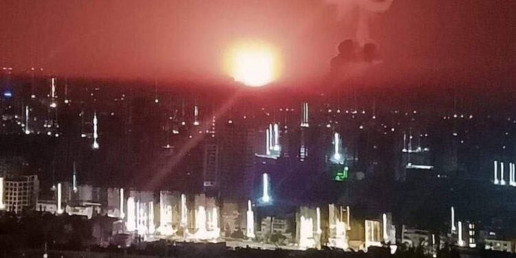 عدوان إسرائيلي على محيط العاصمة دمشق.. والدفاعات الجوية تتصدى