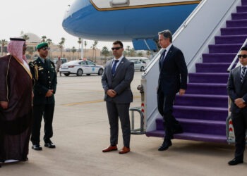 “المحطة الأولى” من جولته في الشرق الأوسط… بلينكن يصل السعودية .