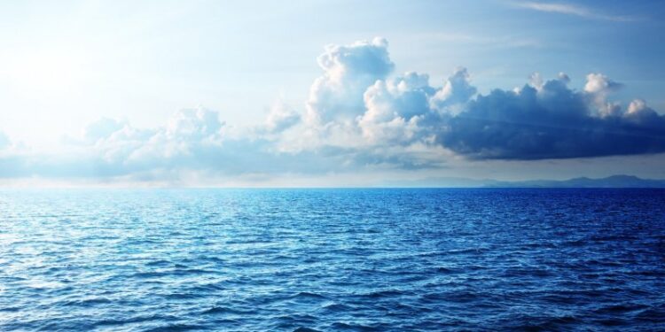 علماء صينيون يطورون مادة لتحلية المياه وتنقيتها