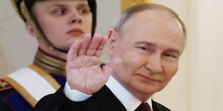 بوتين : أدى اليمين الدستورية لولاية جديدة وتعهد بعمل ما بوسعه للدفاع عن وطنه