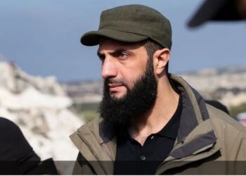 لإعادة البناء.. الجولاني يطالب واشنطن بشطب “تهمة الإرهاب”