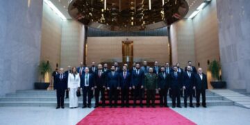 ماذا يريد السوريون من الحكومة الانتقالية الجديدة؟